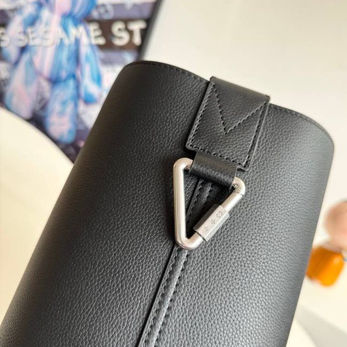 LOUIS VUITTON ヴェルソ ホーボー ショルダーバッグ メンズ 34.5×27×19.7cm