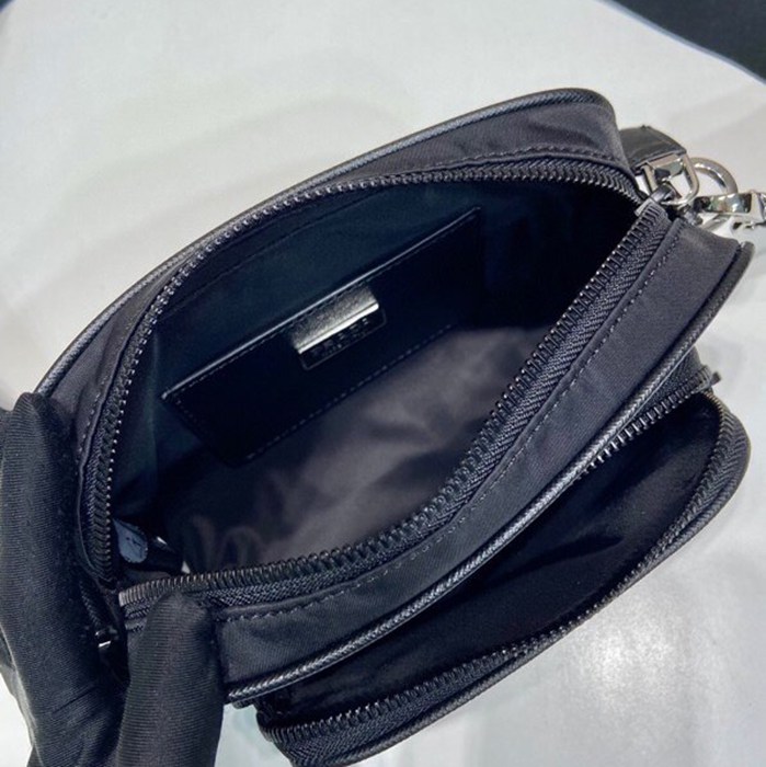 PRADA ショルダーバッグ リサイクルナイロン ユニセックス 18×11.5×5cm