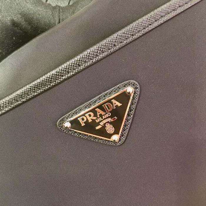 PRADA ショルダーバッグ パラシュートナイロン メンズ 29×26×5cm