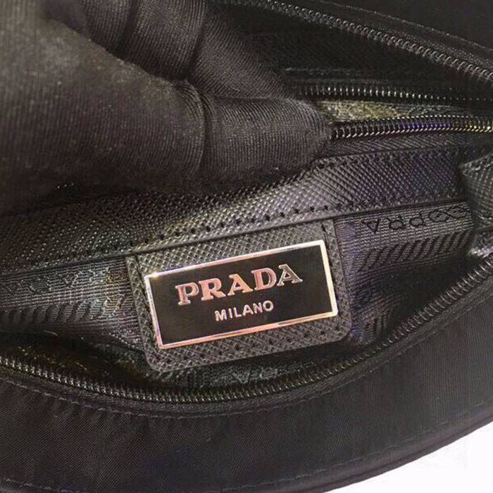 PRADA ショルダーバッグ パラシュートナイロン メンズ 29×26×5cm