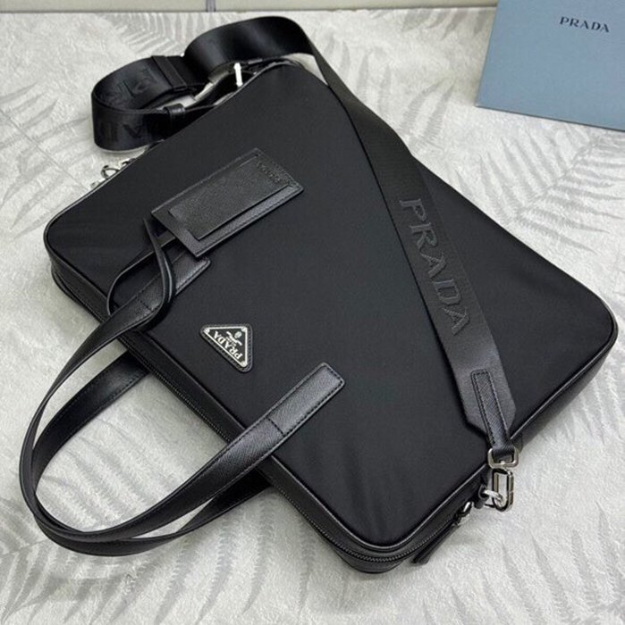 PRADA ブリーフケース リサイクルナイロン サフィアーノ メンズ 36×28×4cm