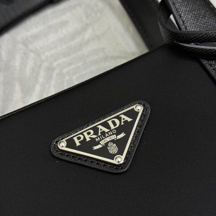 PRADA ブリーフケース リサイクルナイロン サフィアーノ メンズ 36×28×4cm