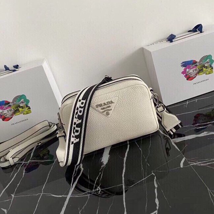 PRADA ショルダーバッグ ディアスキンレザー デュアルストラップ メンズ 22×14×8cm PRADA ショルダーバッグ ディアスキンレザー デュアルストラップ メンズ 22×14×8cm