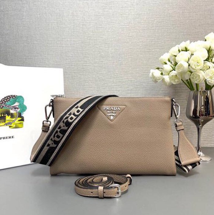 PRADA ショルダーバッグ ディアスキンレザー デュアルストラップ メンズ 30×19.5×6cm PRADA ショルダーバッグ ディアスキンレザー デュアルストラップ メンズ 30×19.5×6cm
