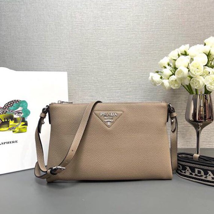 PRADA ショルダーバッグ ディアスキンレザー デュアルストラップ メンズ 30×19.5×6cm