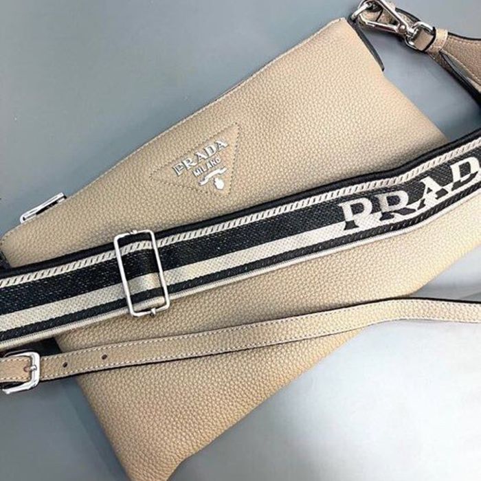 PRADA ショルダーバッグ ディアスキンレザー デュアルストラップ メンズ 30×19.5×6cm