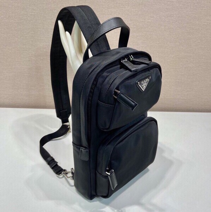 PRADA ウエストバッグ リサイクルナイロン サフィアーノ メンズ 20×31×5cm