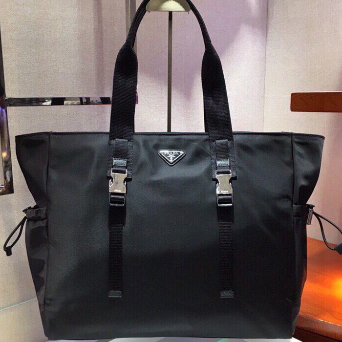 PRADA ショッピングバッグ リサイクルナイロン メンズ 40×34×16cm PRADA ショッピングバッグ リサイクルナイロン メンズ 40×34×16cm