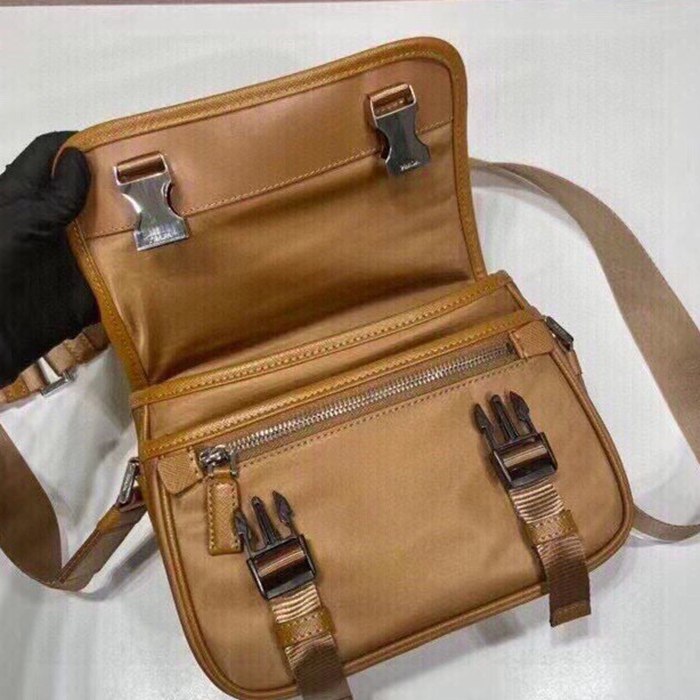 PRADA スリーインワン メッセンジャーバッグ ユニセックス 22×16×8.5cm