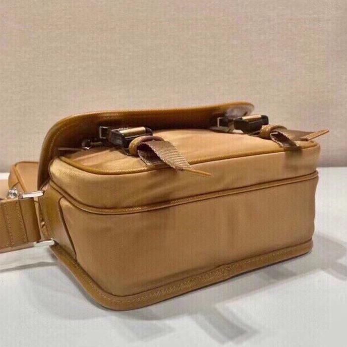 PRADA スリーインワン メッセンジャーバッグ ユニセックス 22×16×8.5cm