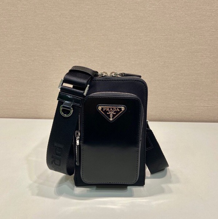 PRADA スマホポーチ リサイクルナイロン レザー メンズ 11.5×18×4cm PRADA スマホポーチ リサイクルナイロン レザー メンズ 11.5×18×4cm