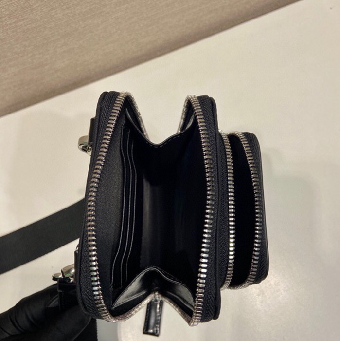 PRADA スマホポーチ リサイクルナイロン レザー メンズ 11.5×18×4cm