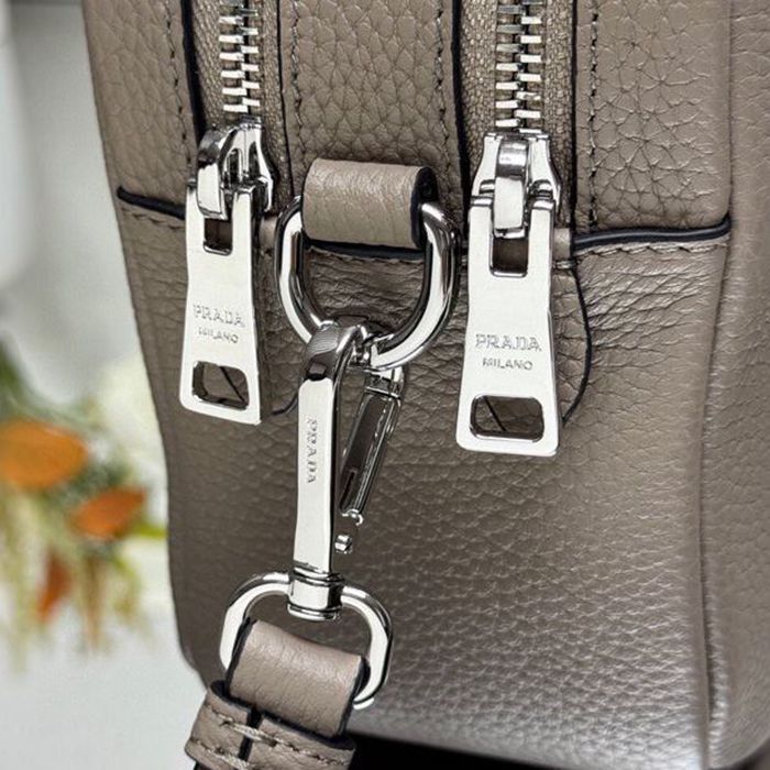 PRADA ショルダーバッグ ディアスキンレザー デュアルストラップ メンズ 22×14×8cm