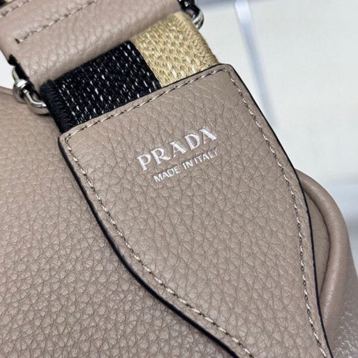 PRADA ショルダーバッグ ディアスキンレザー デュアルストラップ メンズ 22×14×8cm