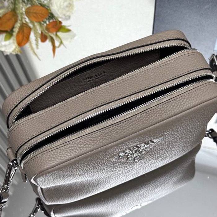 PRADA ショルダーバッグ ディアスキンレザー デュアルストラップ メンズ 22×14×8cm