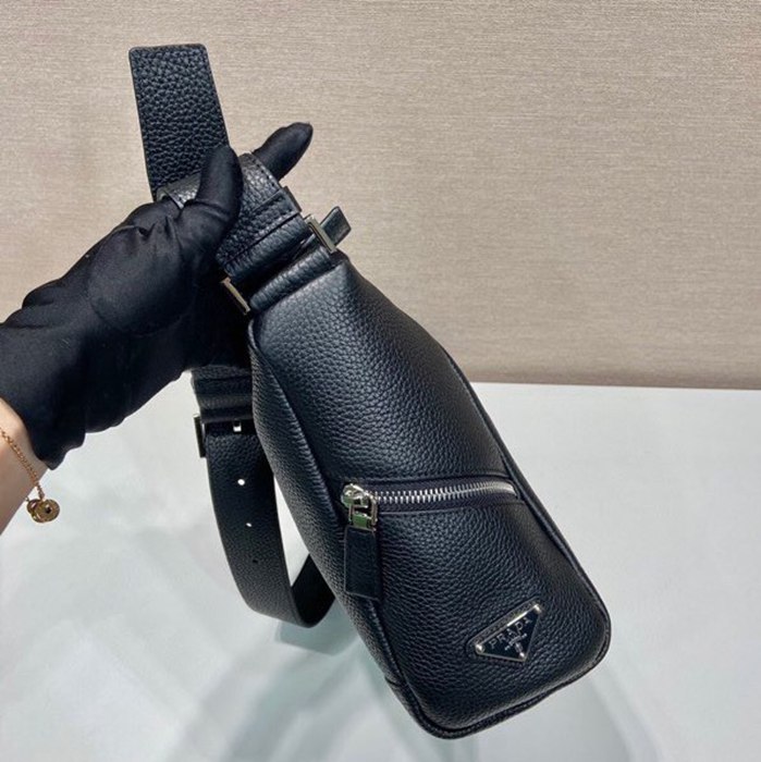 PRADA ショルダーバッグ レザー メンズ 26×23×11cm