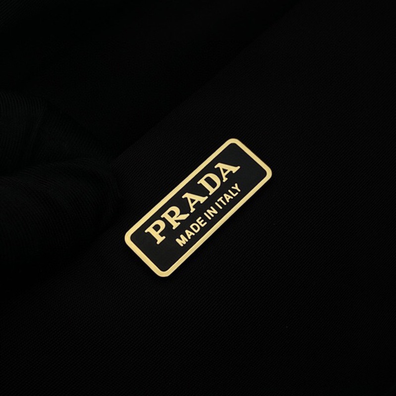 PRADA メッセンジャーバッグ リサイクルナイロン ユニセックス 37.5×19×12cm