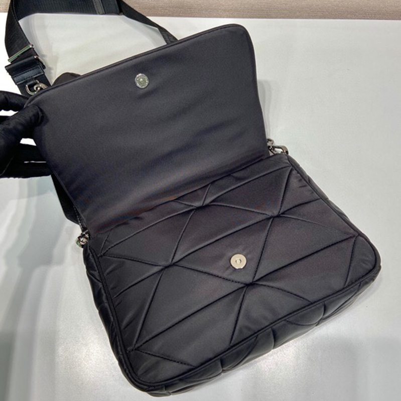 PRADA スリーインワン ショルダーバッグ リサイクルナイロン レディース 24×24×8.5cm