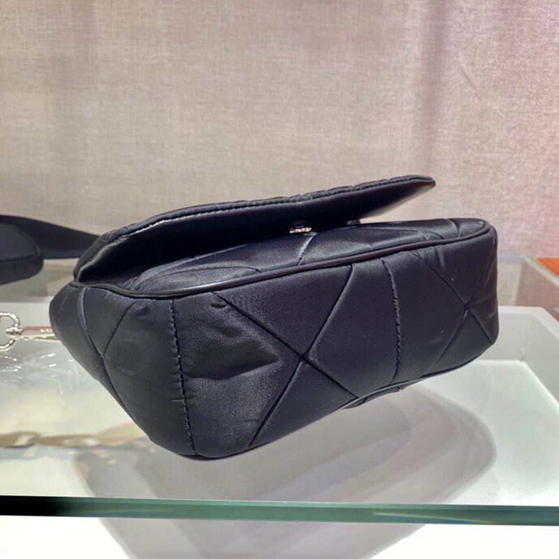 PRADA スリーインワン ショルダーバッグ リサイクルナイロン レディース 21×16×7cm