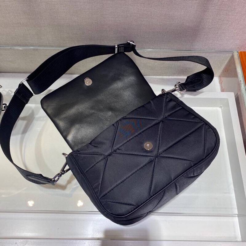 PRADA スリーインワン ショルダーバッグ リサイクルナイロン レディース 21×16×7cm
