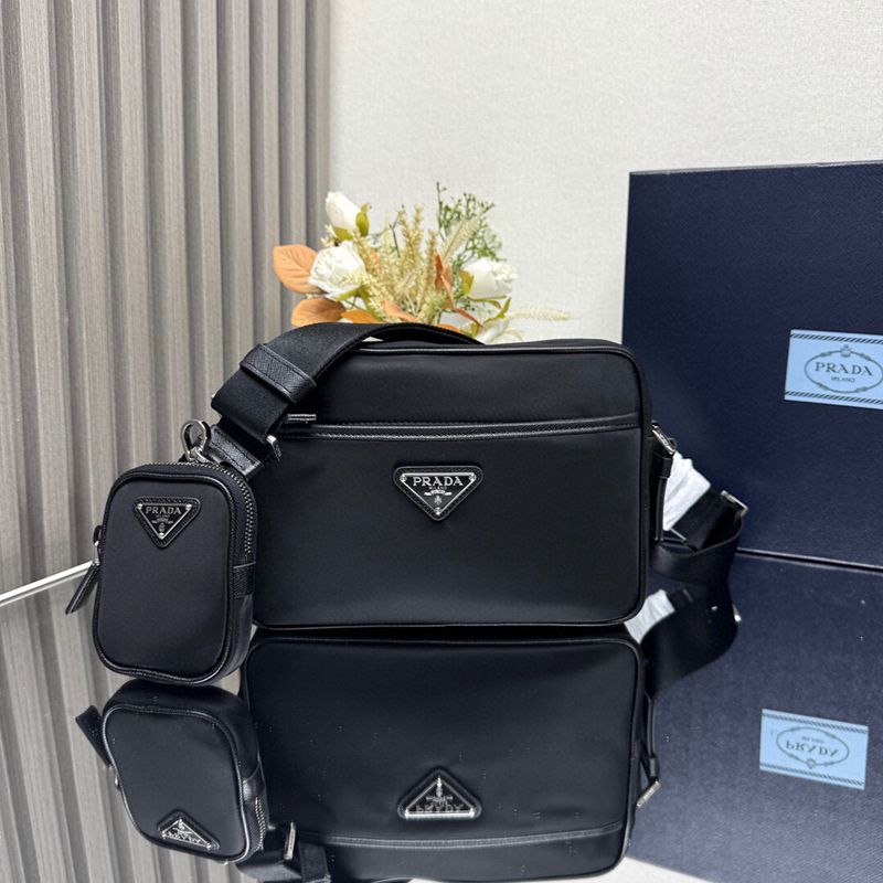 PRADA ショルダーバッグ リサイクルナイロン メンズ 23×16×7cm