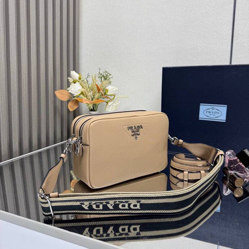 PRADA ショルダーバッグ ディアスキンレザー デュアルストラップ メンズ 22×14×8cm
