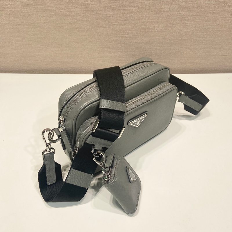PRADA ショルダーバッグ サフィアーノレザー メンズ 20×13.5×7cm