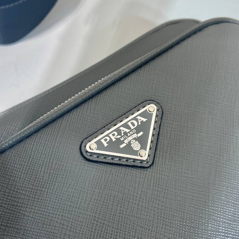 PRADA ショルダーバッグ サフィアーノレザー メンズ 20×13.5×7cm