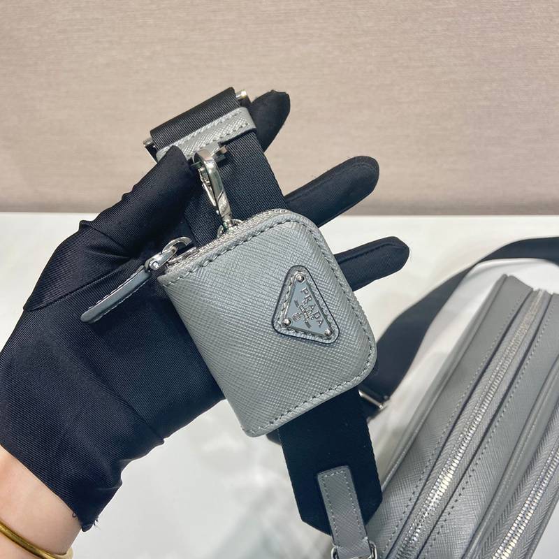PRADA ショルダーバッグ サフィアーノレザー メンズ 20×13.5×7cm