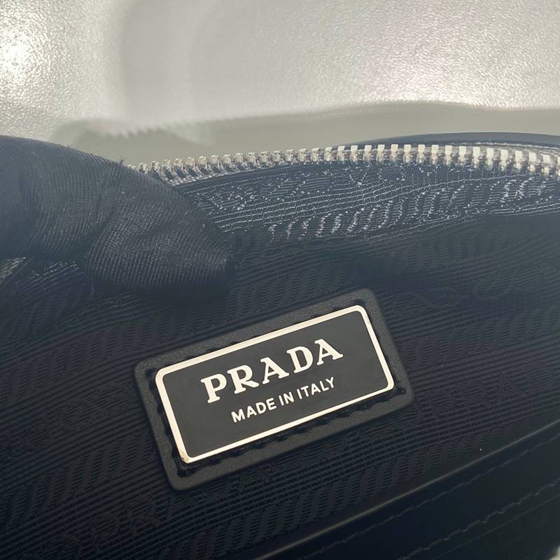 PRADA ショルダーバッグ サフィアーノレザー メンズ 20×13.5×7cm