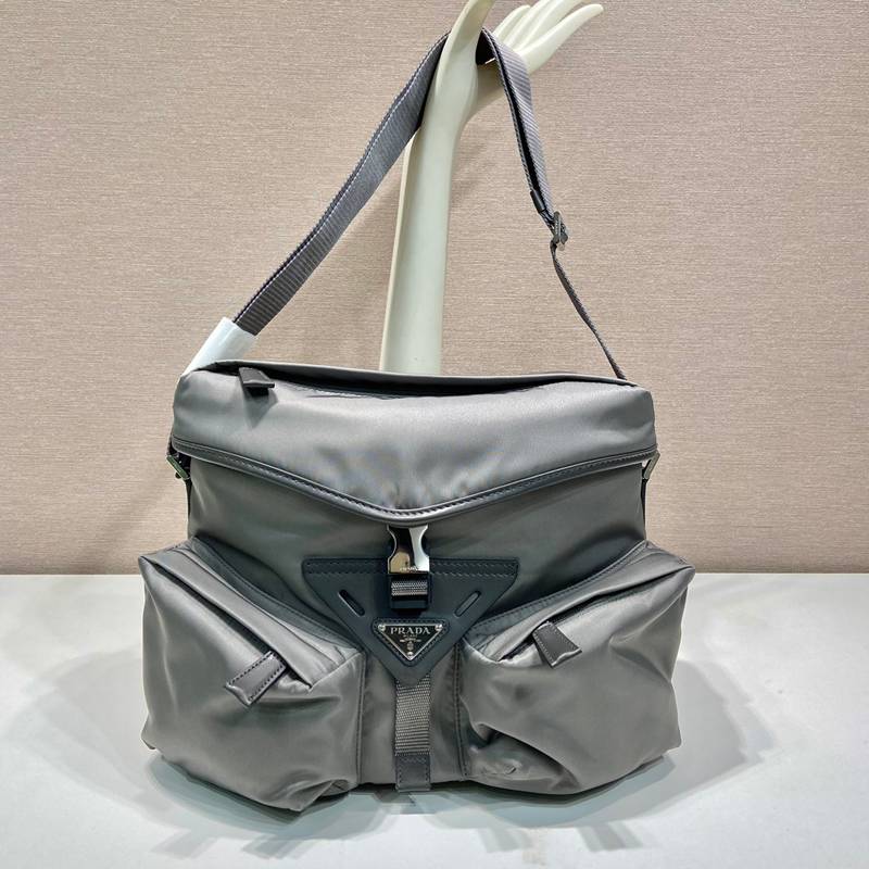 PRADA ショルダーバッグ リサイクルナイロン メンズ 29×23×15cm