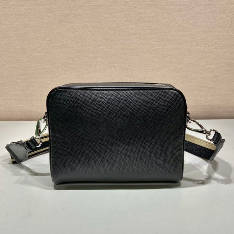 PRADA ショルダーバッグ サフィアーノレザー 刺繍テープ付き メンズ 24×18×6cm