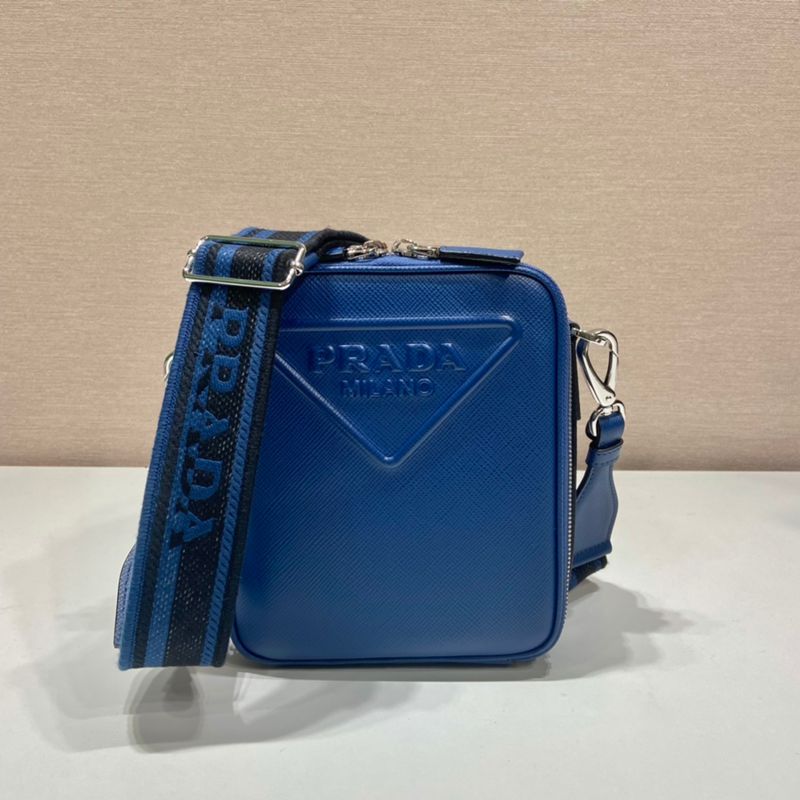 PRADA ショルダーバッグ サフィアーノレザー 刺繍テープ付き メンズ 19×16×5.5cm