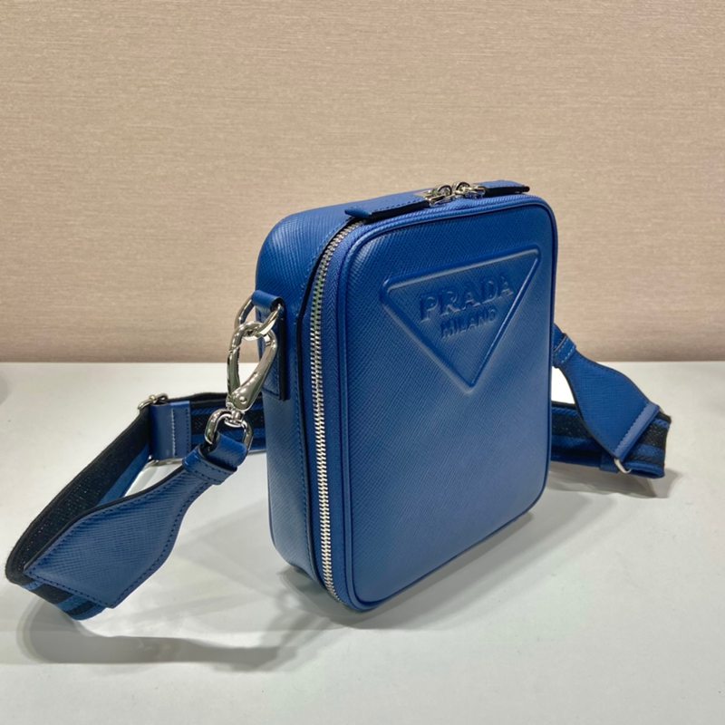 PRADA ショルダーバッグ サフィアーノレザー 刺繍テープ付き メンズ 19×16×5.5cm