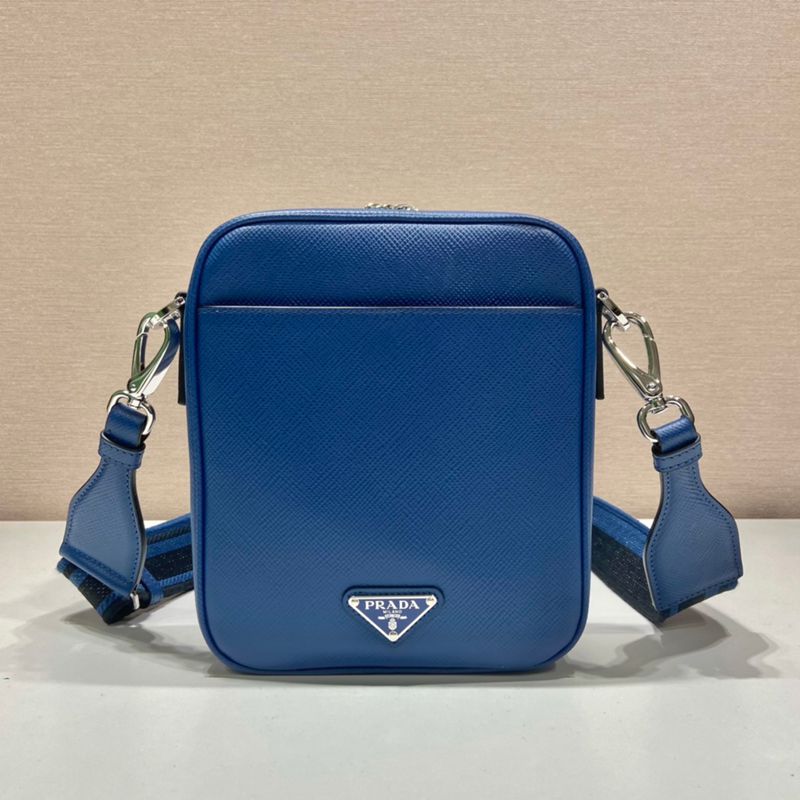 PRADA ショルダーバッグ サフィアーノレザー 刺繍テープ付き メンズ 19×16×5.5cm