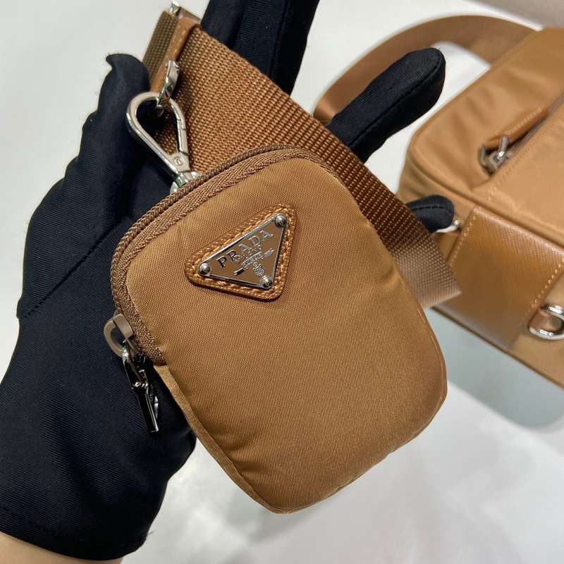 PRADA スリーインワン ショルダーバッグ ユニセックス 23×15×7cm