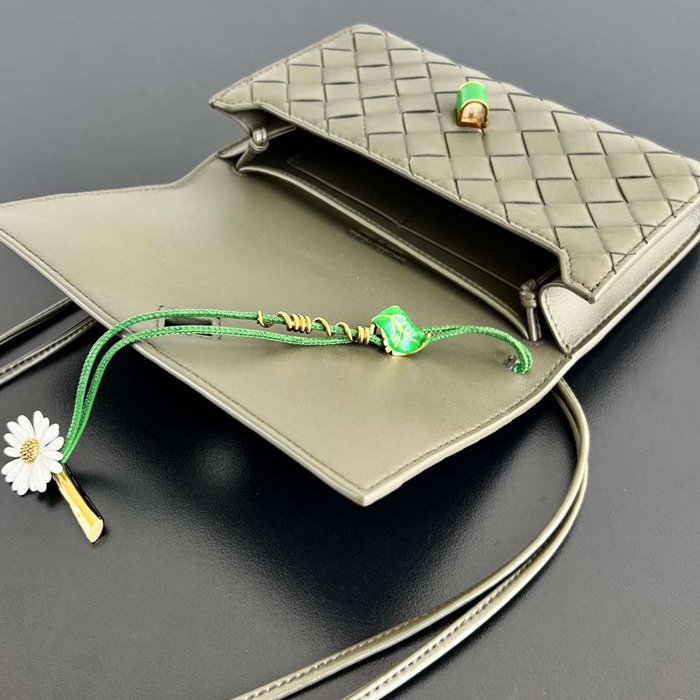 BV ショルダーバッグ レザー ハンドバッグ アンディアーモ 19×13×2cm