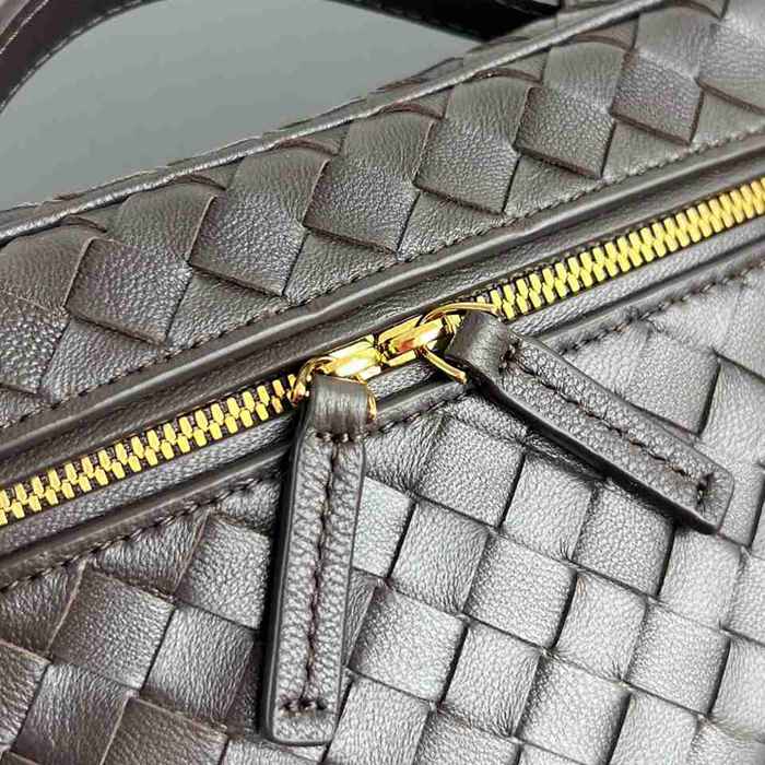 BV ショルダーバッグ レザー ポーチ 化粧ポーチ 19×14×3cm