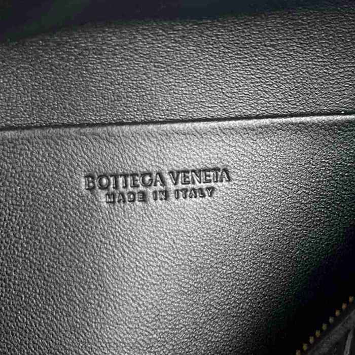 BV ショルダーバッグ レザー ポーチ 化粧ポーチ 19×14×3cm