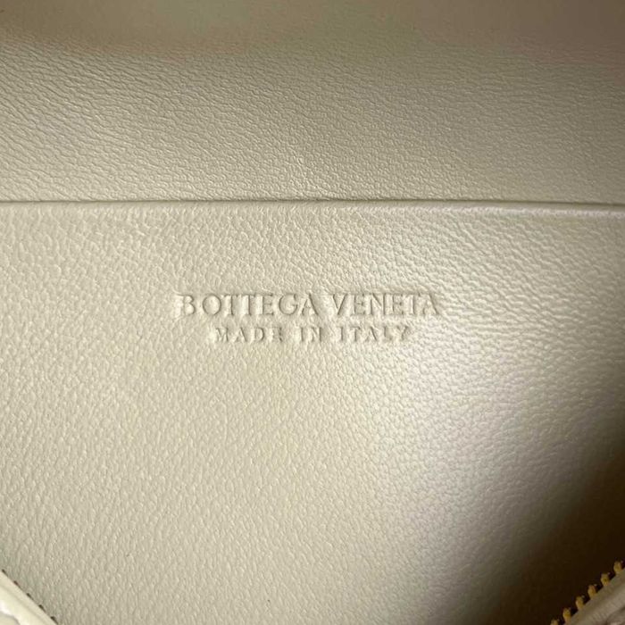 BV ショルダーバッグ レザー ポーチ 化粧ポーチ 19×14×3cm