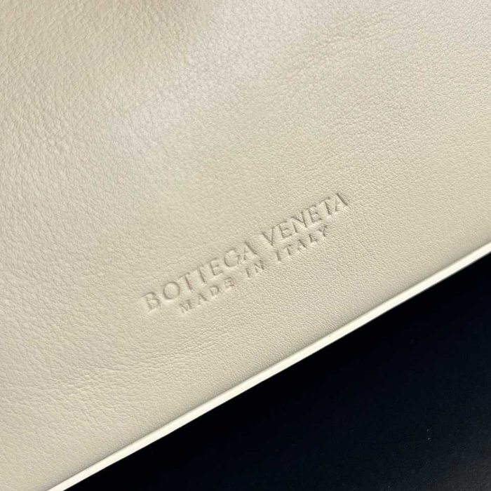 BV ショルダーバッグ レザー ハンドバッグ チャオチャオ 26×19×10.5cm