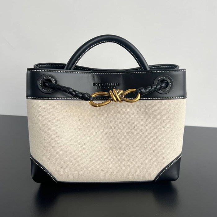 BV ショルダーバッグ レザー ハンドバッグ アンディアーモ 25×22×10.5cm BV ショルダーバッグ レザー ハンドバッグ アンディアーモ 25×22×10.5cm