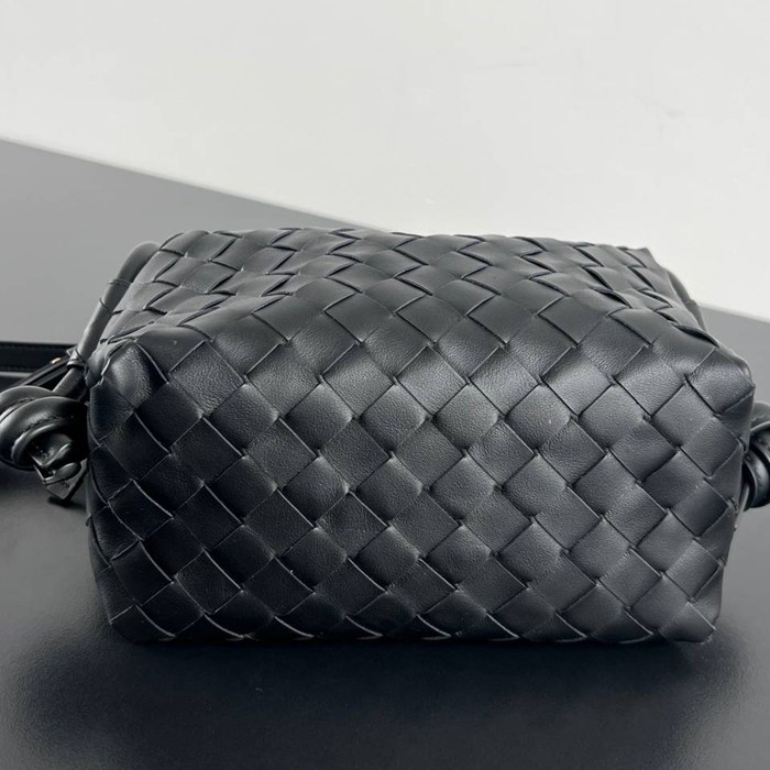 BV ショルダーバッグ レザー ハンドバッグ ループ 19×12×9cm