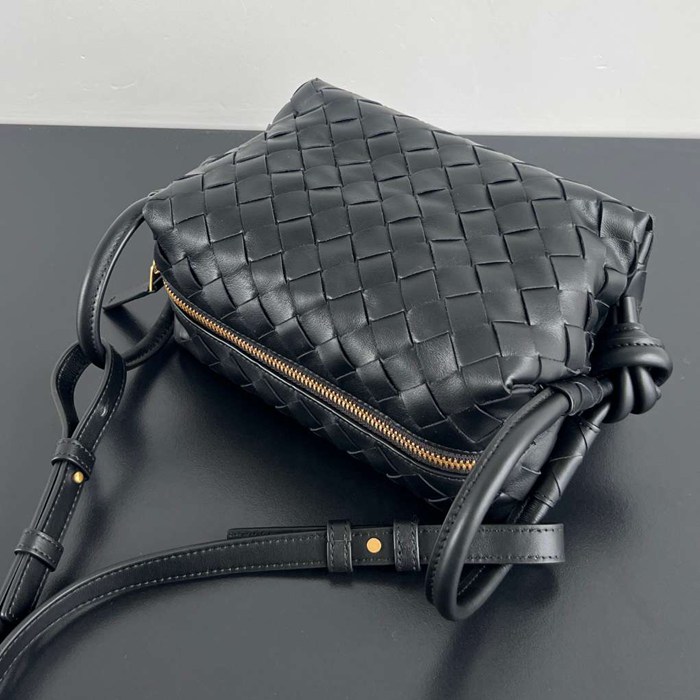 BV ショルダーバッグ レザー ハンドバッグ ループ 19×12×9cm