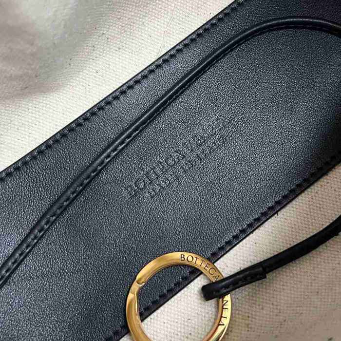 BV ショルダーバッグ レザー ハンドバッグ ループ 19×12×9cm