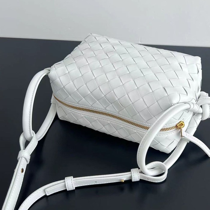 BV ショルダーバッグ レザー ハンドバッグ ループ 19×12×9cm