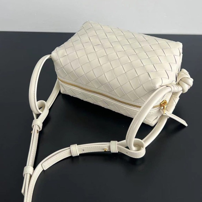 BV ショルダーバッグ レザー ハンドバッグ ループ 19×12×9cm