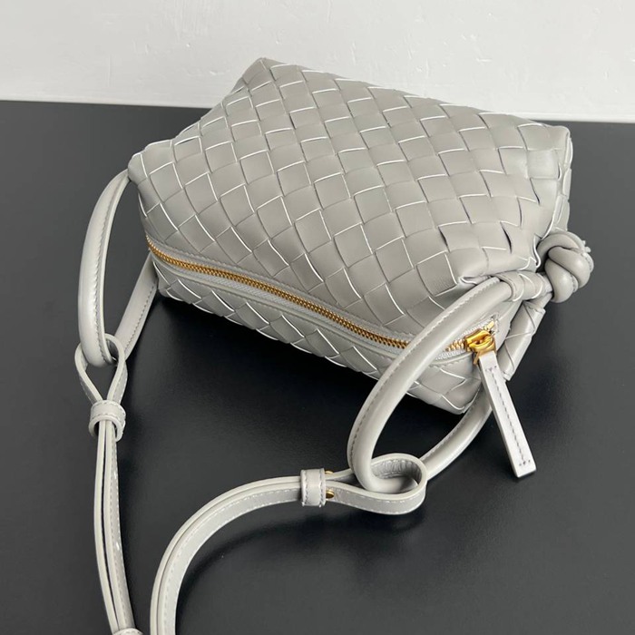 BV ショルダーバッグ レザー ハンドバッグ ループ 19×12×9cm