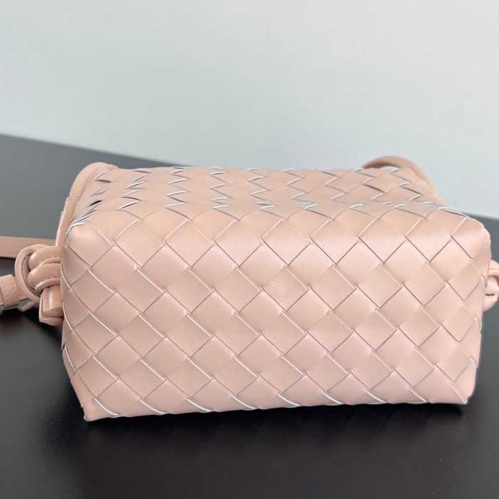 BV ショルダーバッグ レザー ハンドバッグ ループ 19×12×9cm