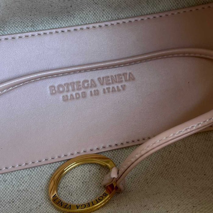 BV ショルダーバッグ レザー ハンドバッグ ループ 19×12×9cm